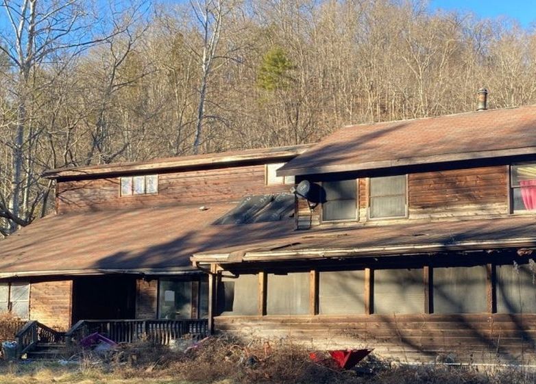 Old Wolf Creek Rd, Narrows, VA 24124, Foreclosure 472,500 3BD / 2