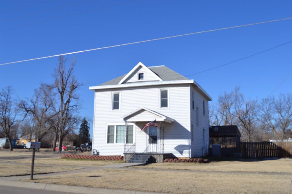 N Lincoln St, Russell, KS 67665, Foreclosure 53,900 3BD / 2BH