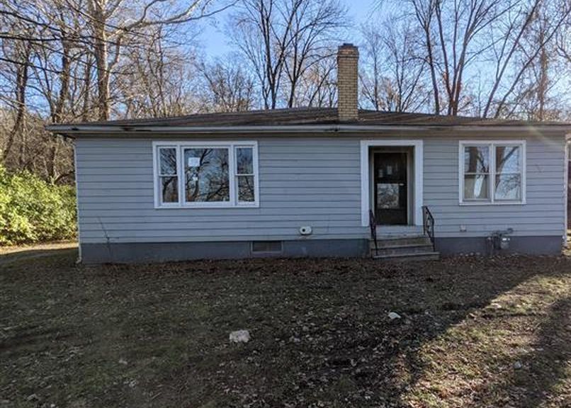 N Bluff Rd, Collinsville, IL 62234, Foreclosure 150,000 2BD / 2BH