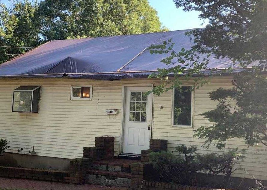 Mark Tree Rd, Centereach, NY 11720, Foreclosure 230,000 3BD / 1BH