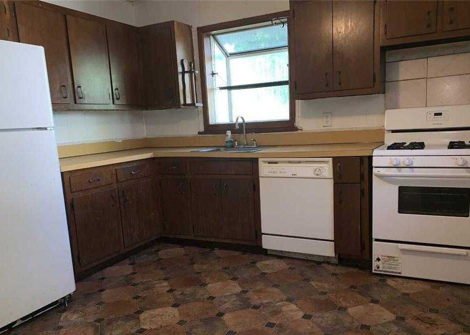 Mark Tree Rd, Centereach, NY 11720, Foreclosure 230,000 3BD / 1BH