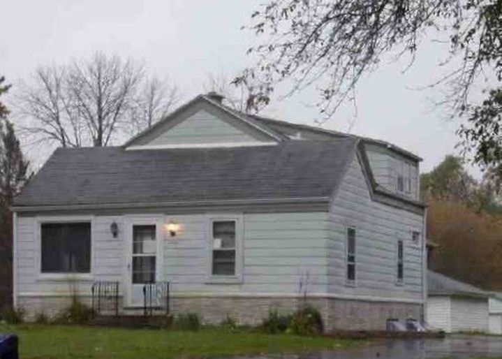 E Ryan Rd, Oak Creek, WI 53154, Foreclosure 183,800 4BD / 1BH