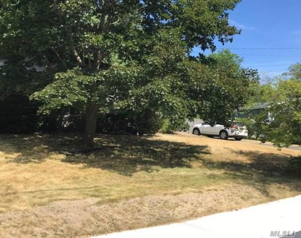 Dare Rd, Selden, NY 11784, Foreclosure 385,250 3BD / 2BH