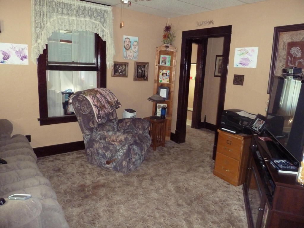 3rd St Sw, Jamestown, ND 58401, Foreclosure 61,500 2BD / 2BH