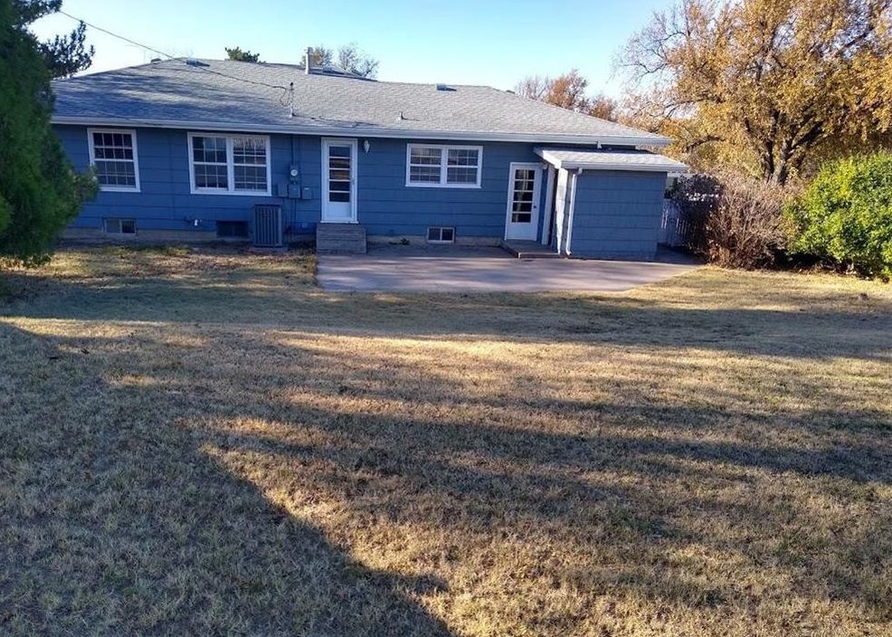Benton Blvd, Dodge City, KS 67801, Foreclosure 125,000 3BD / 2BH