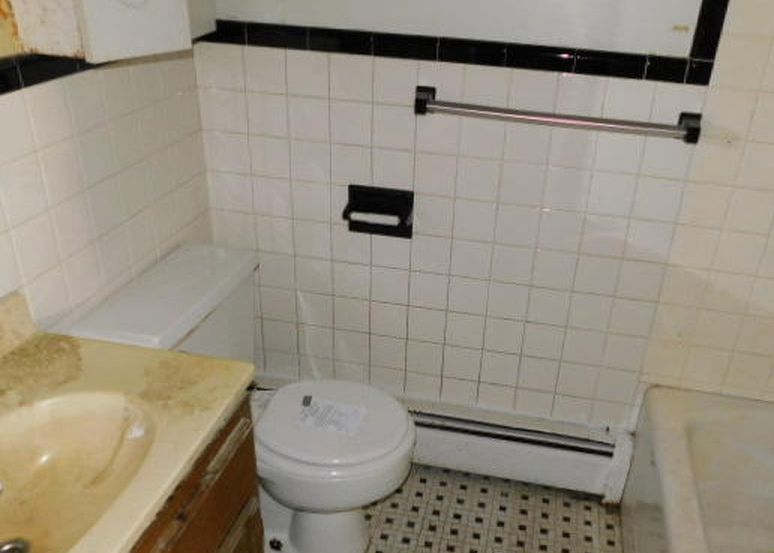 E Caswell St, Kinston, NC 28501, Foreclosure Call 3BD / 2BH