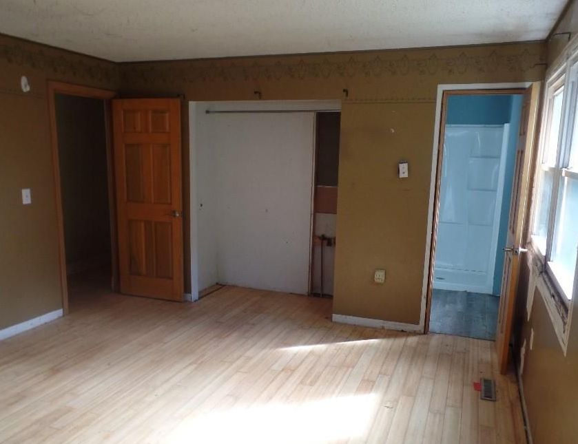 Prior Rd, Nashport, OH 43830, Foreclosure 296,100 3BD / 2BH