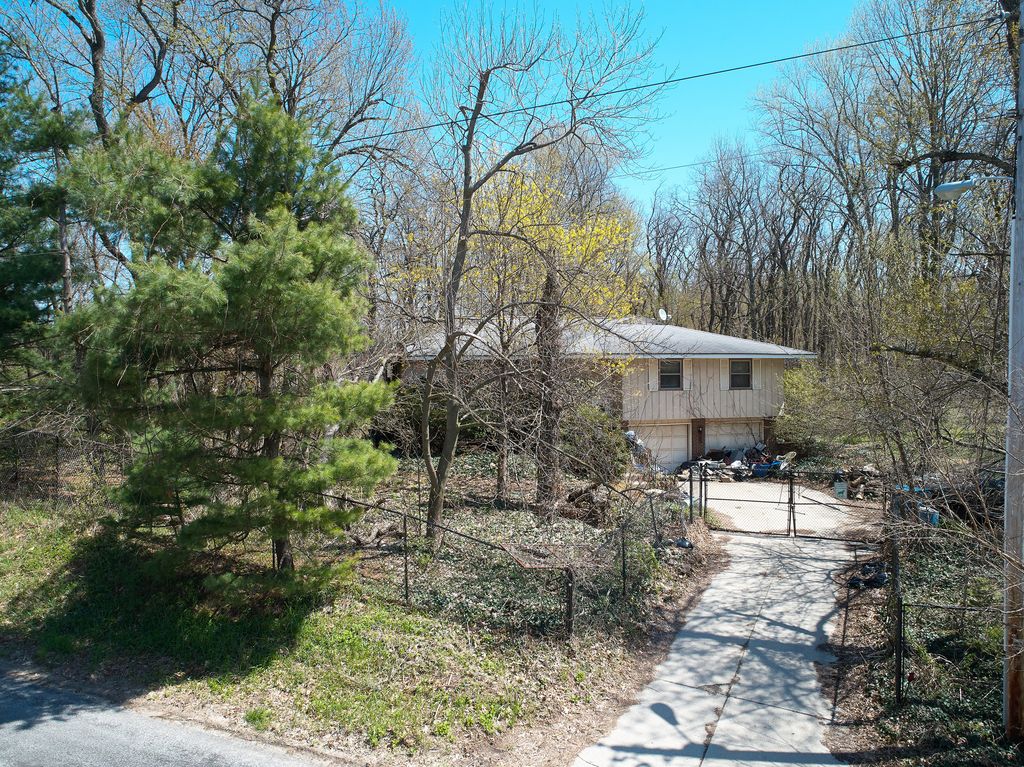 N Range Rd, La Porte, IN 46350, Foreclosure 239,200 4BD / 2BH Foreclosure Listing 30068736