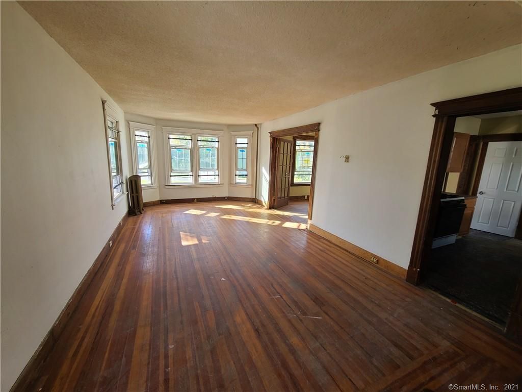 Cornwall St, Hartford, CT 06112, Foreclosure 120,000 3BD / 2BH