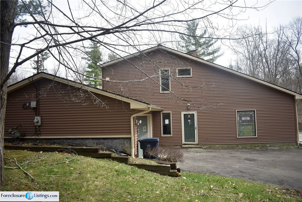 Whispering Pines Dr, Canfield, OH 44406, Foreclosure 164,900 4BD