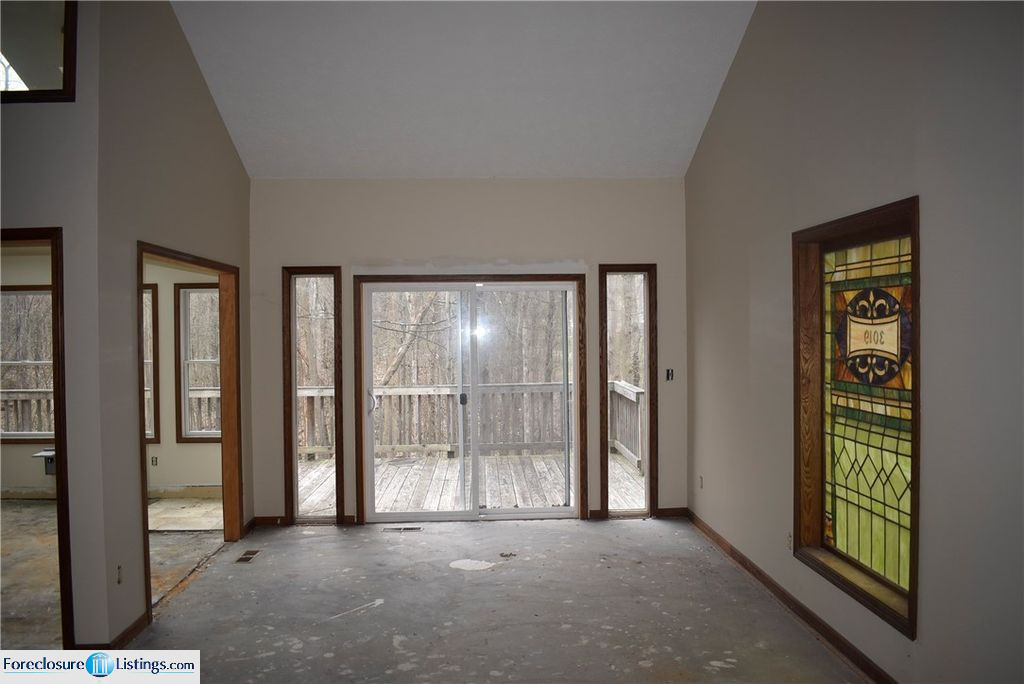 Whispering Pines Dr, Canfield, OH 44406, Foreclosure 164,900 4BD