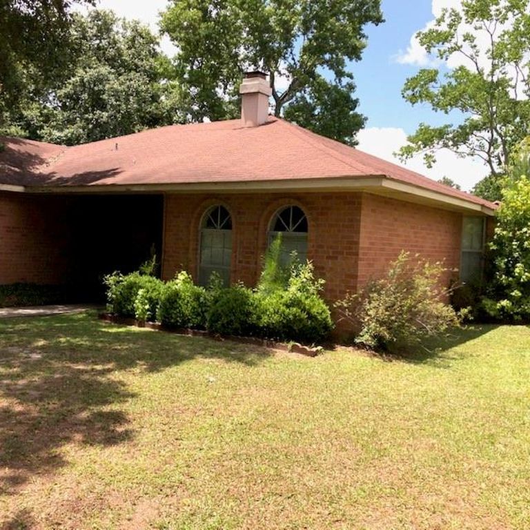 Lake Village Blvd, Slidell, LA 70461, Foreclosure 189,000 4BD