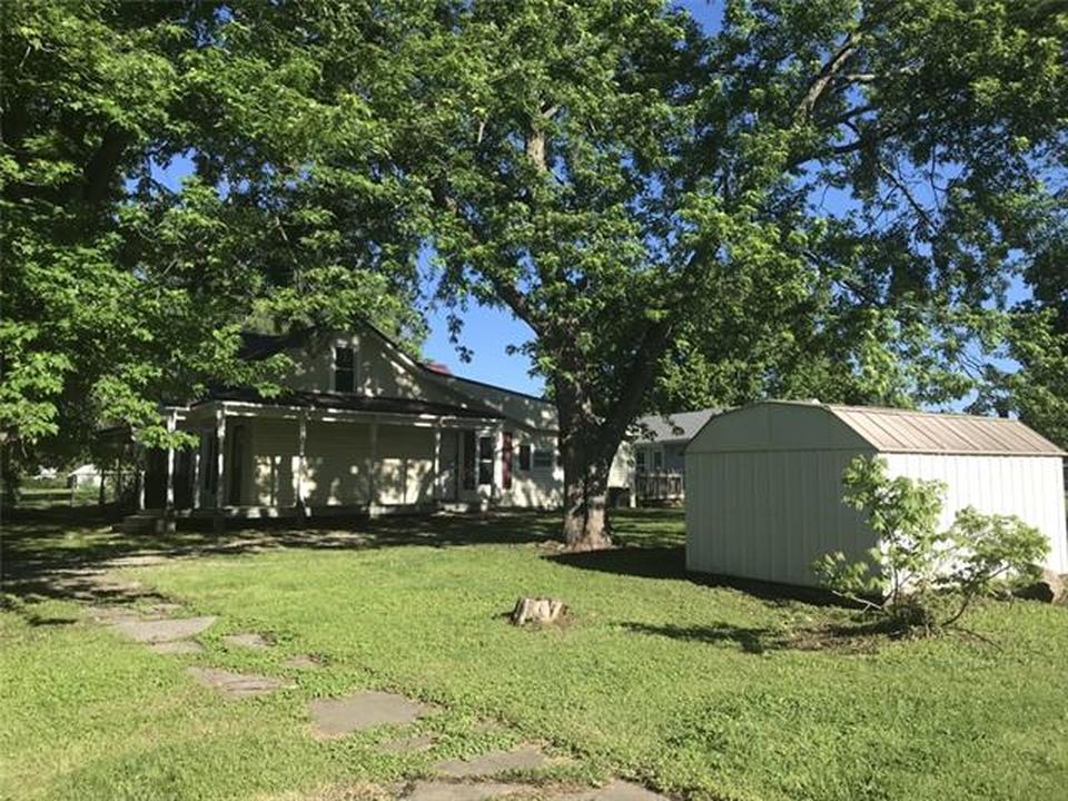 E Bird St, Hamilton, MO 64644, Foreclosure 64,900 4BD / 1BH