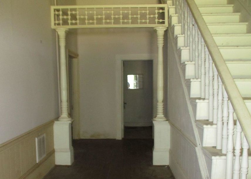 E Beech St, Cochran, GA 31014, Foreclosure 52,400 3BD / 3BH