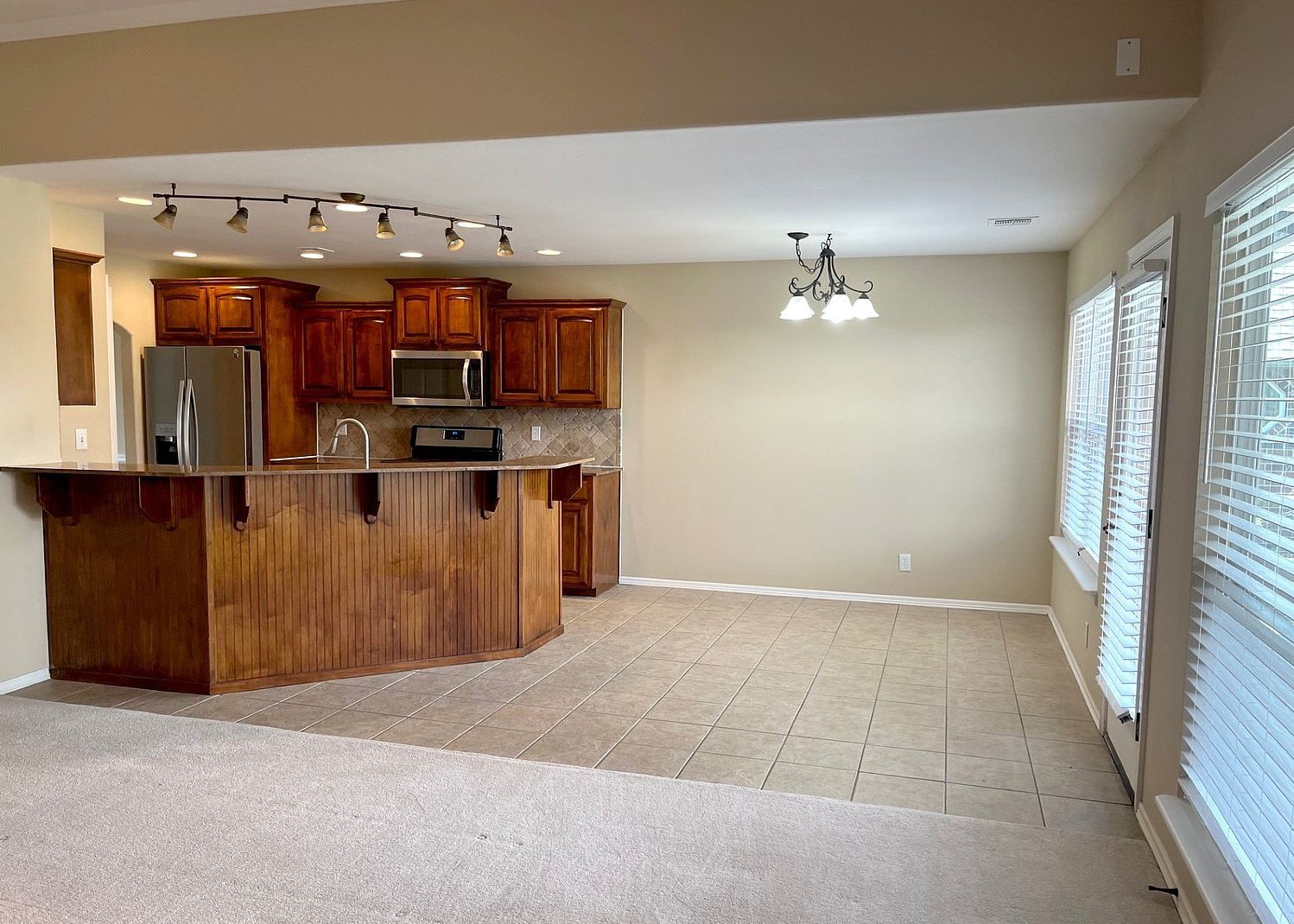 W Woodbury, Broken Arrow, OK 74012, Foreclosure 349,900 3BD / 2BH