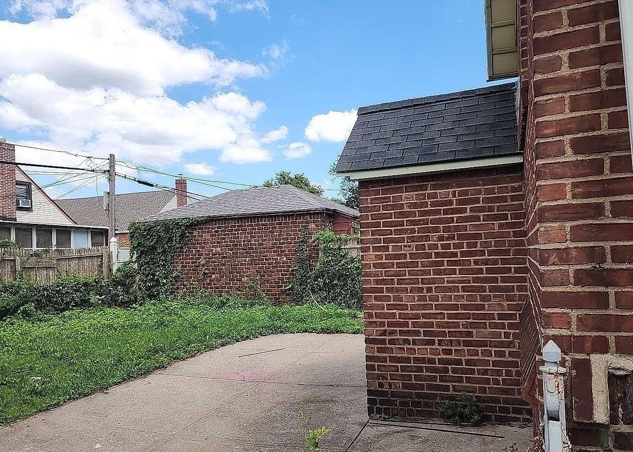 Galway Ave, Saint Albans, NY 11412, Foreclosure 510,000 3BD / 2BH