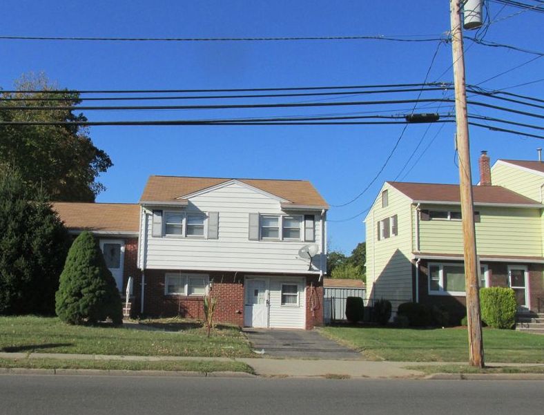 New Bridge Rd, Bergenfield, NJ 07621, Preforeclosure 580,500 4BD
