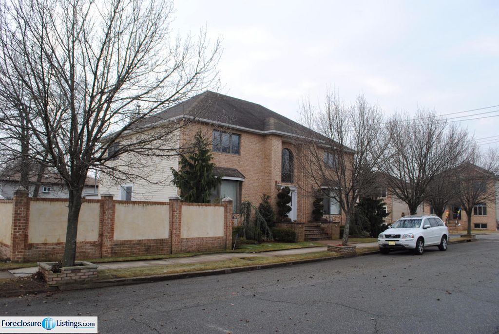 Marcy Ave, Staten Island, NY 10309, Preforeclosure 974,000 6BD