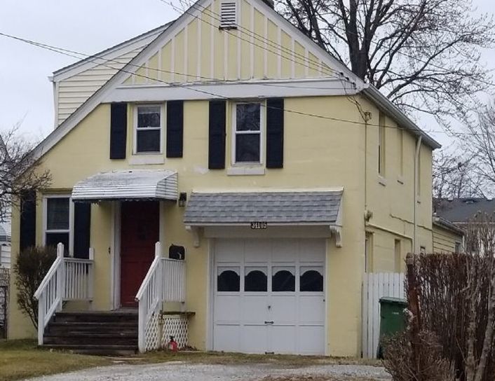 Roberts Rd, Eastlake, OH 44095, Preforeclosure 52,500 3BD / 1BH