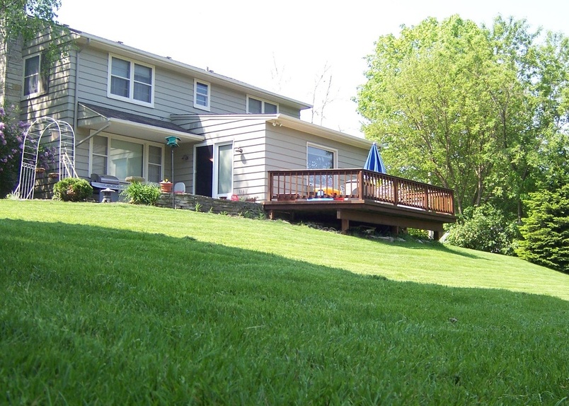 Decorah Rd, West Bend, WI 53095, Preforeclosure 182,200 4BD / 2BH