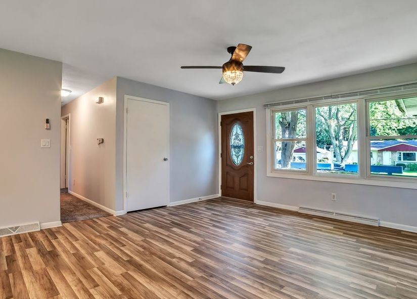 N Russell Ave, Waukegan, IL 60087, Preforeclosure 191,500 3BD