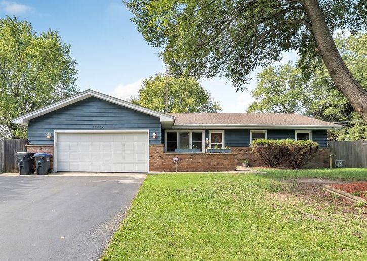 N Russell Ave, Waukegan, IL 60087, Preforeclosure 191,500 3BD