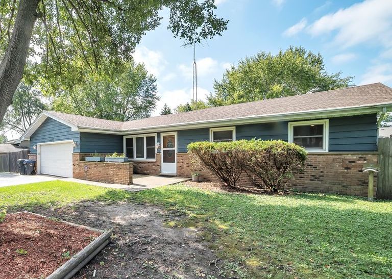 N Russell Ave, Waukegan, IL 60087, Preforeclosure 191,500 3BD