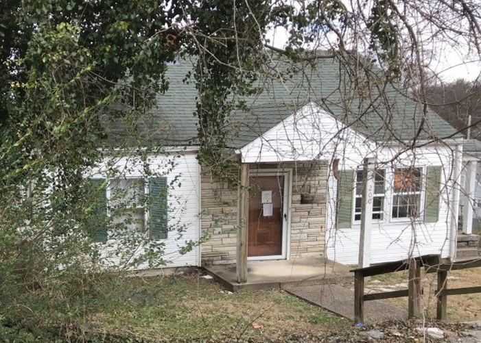 Swigert Ave, Frankfort, KY 40601, Preforeclosure 58,061 3BD / 2BH