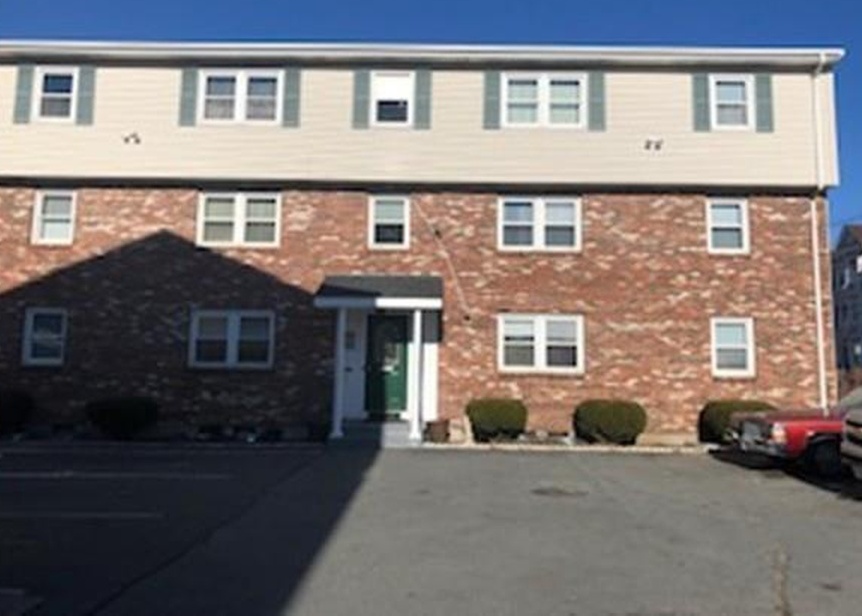 Cove Rd Apt 1, New Bedford, MA 02744, Preforeclosure 96,000 2BD