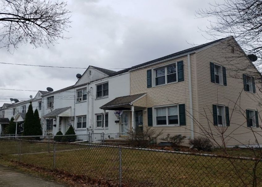 Roosevelt Ct, Metuchen, NJ 08840, Preforeclosure 272,000 4BD / 2BH