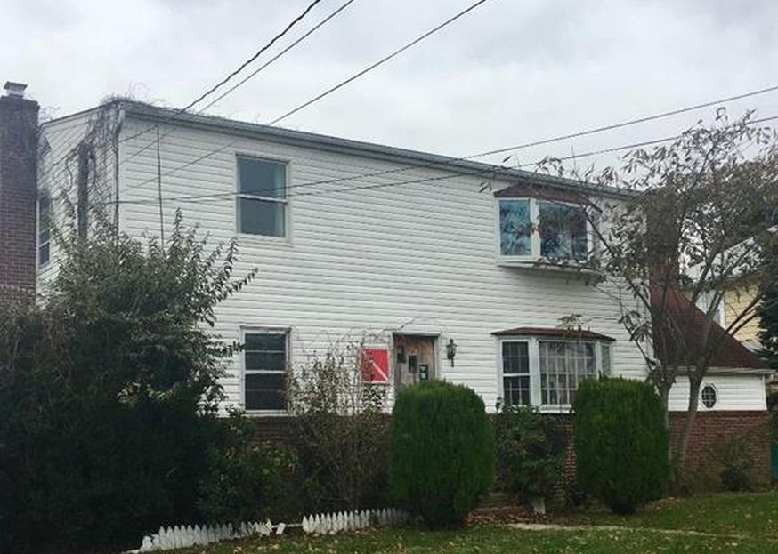 Bellmore Ave, Bellmore, NY 11710, Preforeclosure 616,000 6BD / 2BH