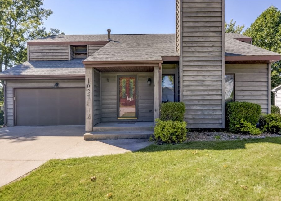 Cornell Dr, Decatur, IL 62522, Preforeclosure 97,200 3BD / 2.5BH