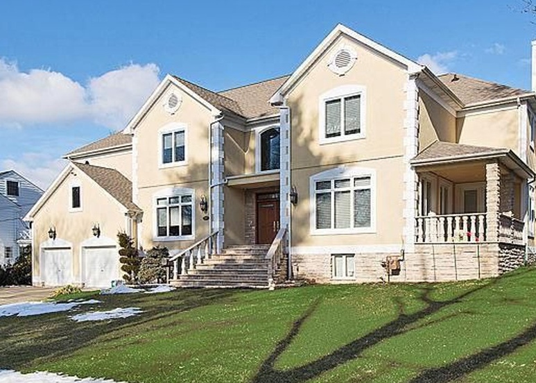 Sunnyside Way, New Rochelle, NY 10804, Preforeclosure 1,321,138