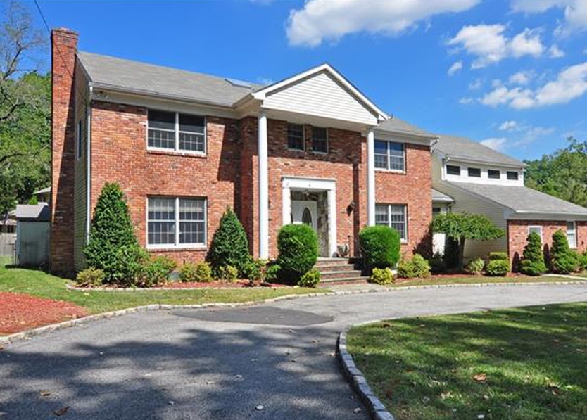 Albert Leonard Rd, New Rochelle, NY 10804, Preforeclosure 1,216,900