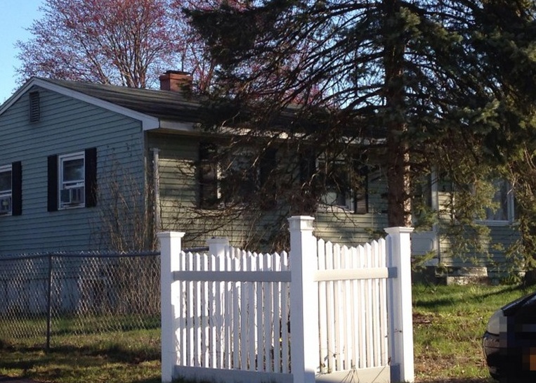 Peacock Ln, Poughkeepsie, NY 12601, Preforeclosure 241,000 4BD