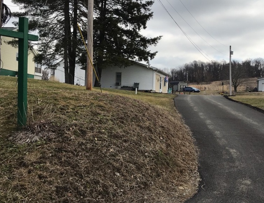 Stoney Point Rd, Uniontown, PA 15401, Preforeclosure 159,500 3BD