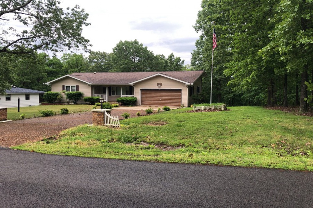 Victoria Dr, Horseshoe Bend, AR 72512, Preforeclosure 89,300 3BD