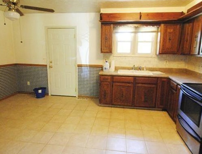 Lakeview Dr, Union, KY 41091, Preforeclosure 95,200 3BD / 1.5BH