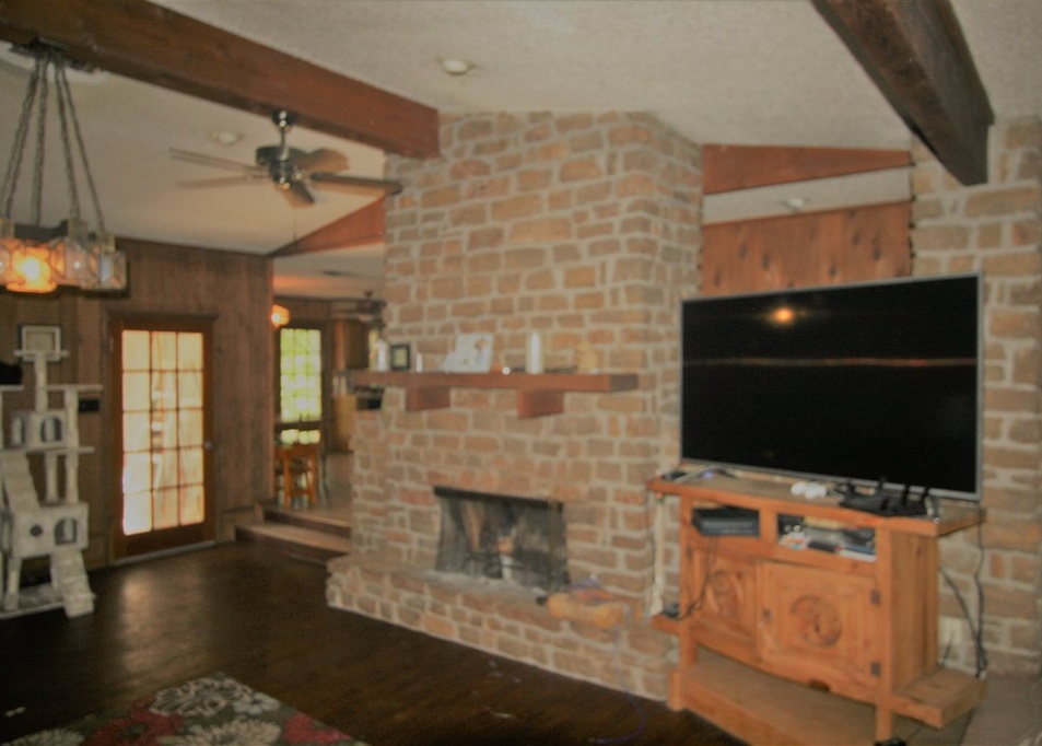 Arbor Ln, Marble Falls, TX 78654, Preforeclosure 252,000 3BD / 2BH