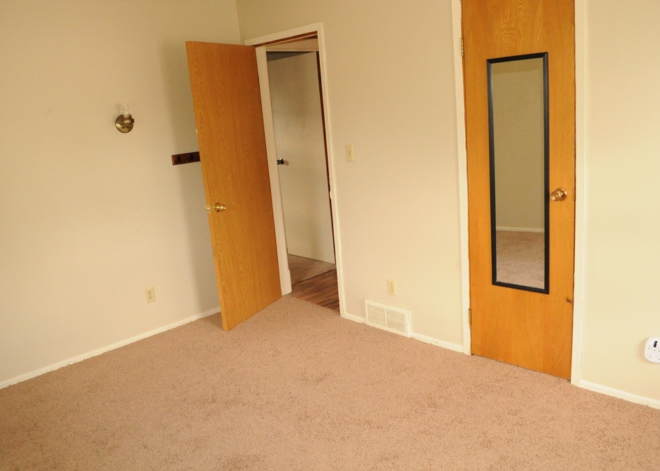 N 7th St, Rapid City, SD 57701, Preforeclosure 156,000 5BD / 3BH