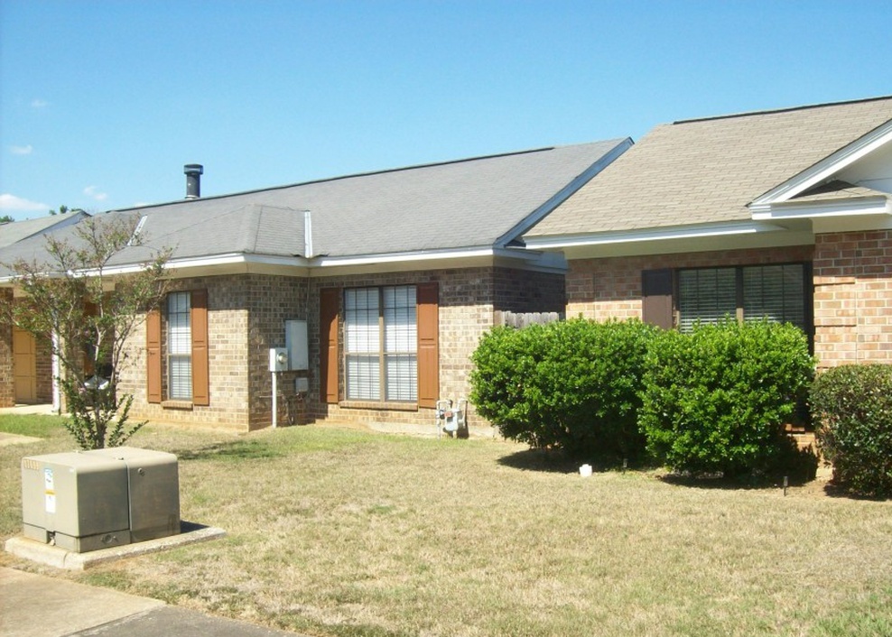 Ashton Cir, Montgomery, AL 36117, Preforeclosure 82,400 4BD / 2BH