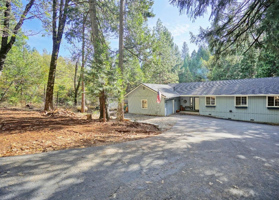 Sly Park Rd, Pollock Pines, CA 95726, Preforeclosure 341,795 4BD