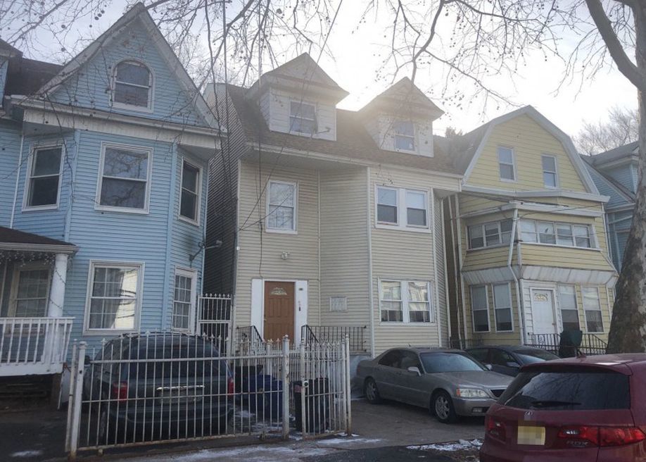 N 11th St, Newark, NJ 07107, Preforeclosure 201,000 7BD / 3BH