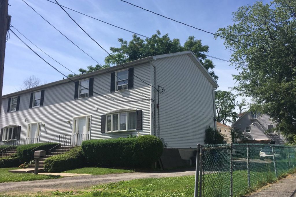 Longdale Ave, White Plains, NY 10607, Preforeclosure 490,606 4BD