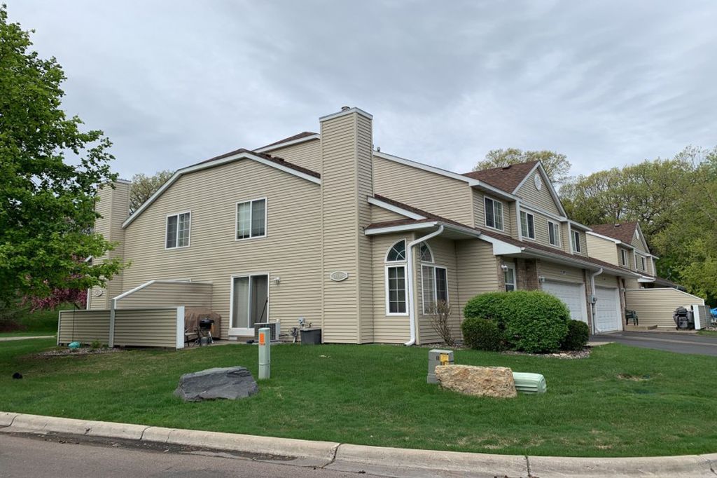 Pecks Woods Turn, Saint Paul, MN 55112, Preforeclosure 208,500 2BD
