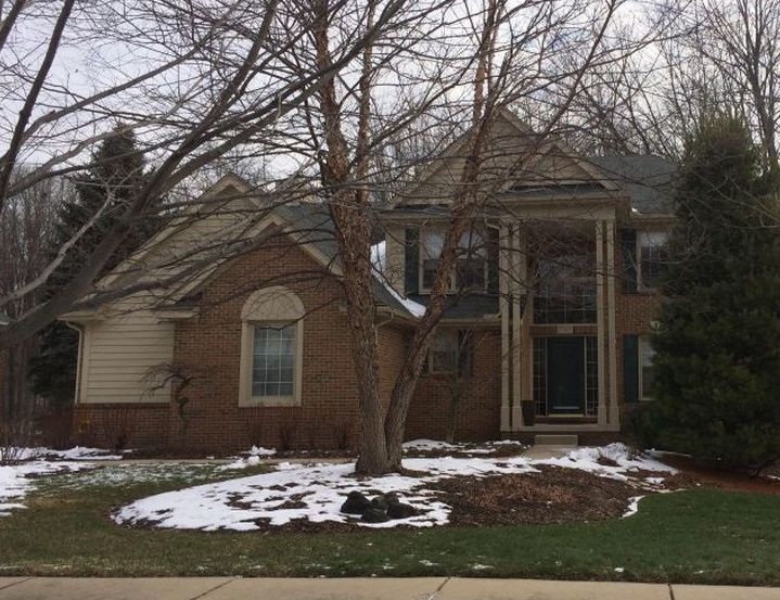 Watford Dr, West Bloomfield, MI 48322, Preforeclosure 306,400 4BD