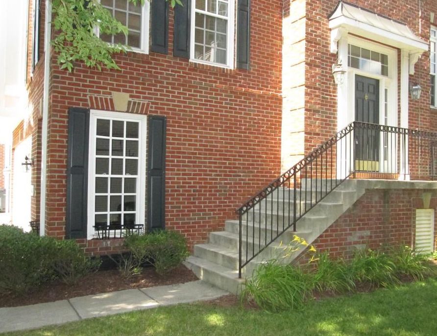 Patriot Park Ct, Fairfax, VA 22030, Preforeclosure 630,200 3BD