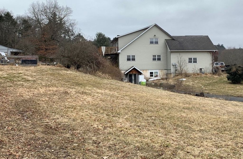 Sherwood Forest Rd, Stroudsburg, PA 18360, Preforeclosure 131,694 5BD / 3BH