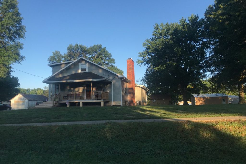 Sparta St, Saint Libory, IL 62282, Preforeclosure 86,300 5BD / 3BH