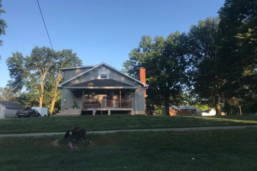 Sparta St, Saint Libory, IL 62282, Preforeclosure 86,300 5BD / 3BH